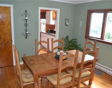18 E Austin Street - Photo Thumbnail 5
