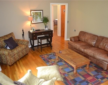 18 E Austin Street - Photo Thumbnail 4