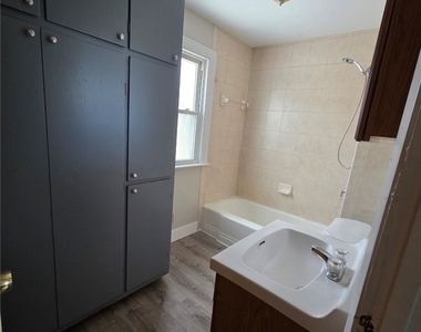157 14th Street - Photo Thumbnail 8