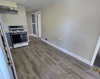 157 14th Street - Photo Thumbnail 5