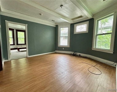 59 Lisbon Avenue - Photo Thumbnail 4