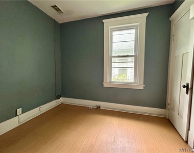 59 Lisbon Avenue - Photo Thumbnail 16