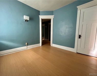 59 Lisbon Avenue - Photo Thumbnail 12