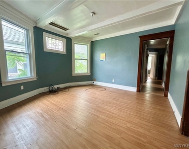 59 Lisbon Avenue - Photo Thumbnail 5