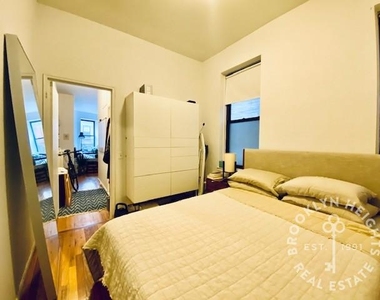 211 Clinton St. - Photo Thumbnail 4