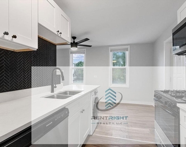 1849 W Augusta Blvd - Photo Thumbnail 1