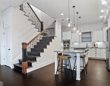 175 Sampson Street - Photo Thumbnail 5