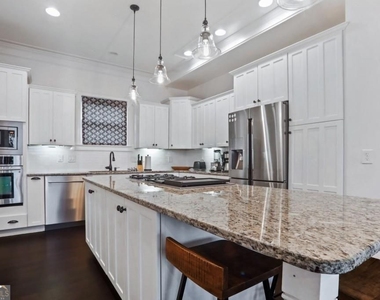 175 Sampson Street - Photo Thumbnail 6