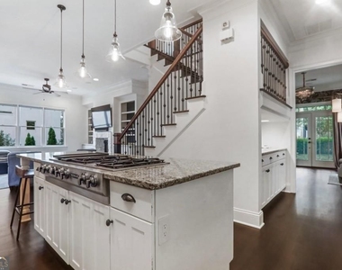 175 Sampson Street - Photo Thumbnail 7