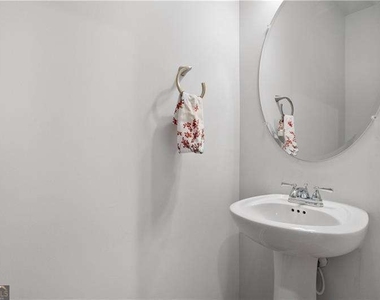 239 Turner Lane - Photo Thumbnail 9
