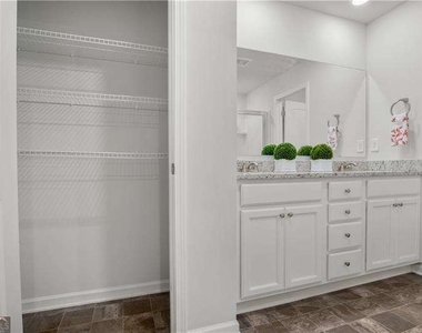 239 Turner Lane - Photo Thumbnail 15