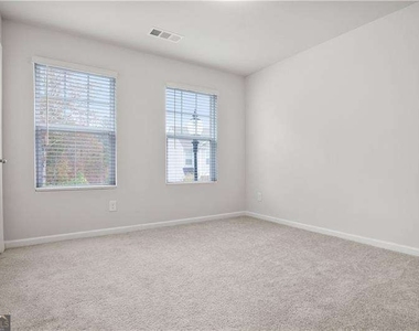 239 Turner Lane - Photo Thumbnail 20