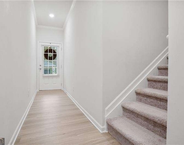 239 Turner Lane - Photo Thumbnail 10