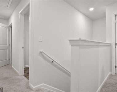 239 Turner Lane - Photo Thumbnail 11