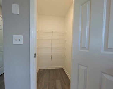 136 Tuscany Lane - Photo Thumbnail 3