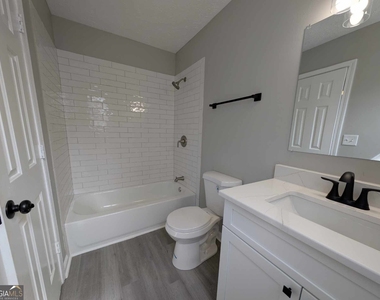 136 Tuscany Lane - Photo Thumbnail 6