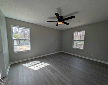 136 Tuscany Lane - Photo Thumbnail 4