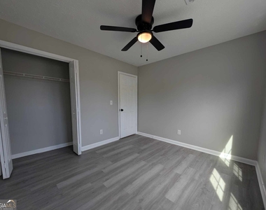 136 Tuscany Lane - Photo Thumbnail 13