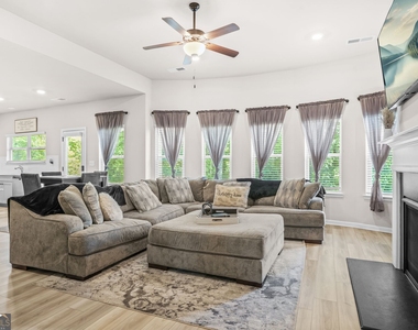 361 Traditions Lane - Photo Thumbnail 8