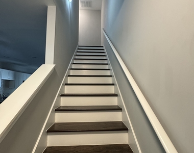 1270 Binghampton Circle - Photo Thumbnail 10