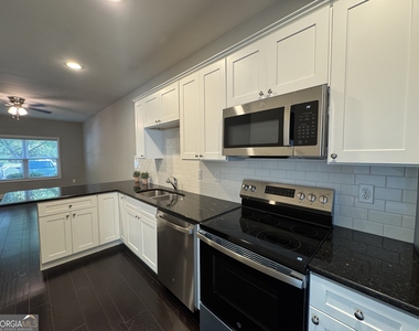 1270 Binghampton Circle - Photo Thumbnail 5