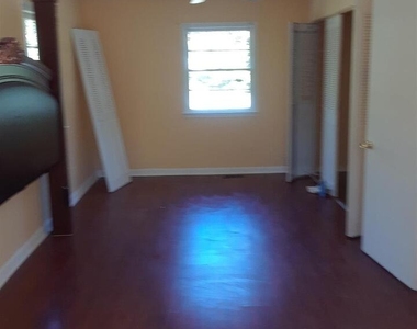 10527 Thrasher Road - Photo Thumbnail 11