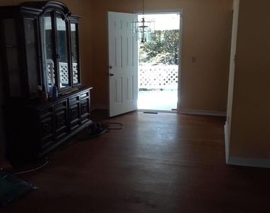 10527 Thrasher Road - Photo Thumbnail 5