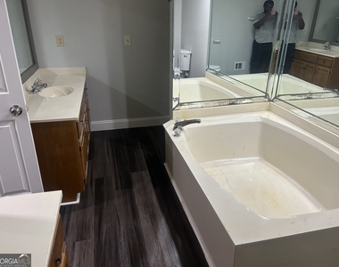 5035 Highland Hills Parkway Parkway - Photo Thumbnail 25