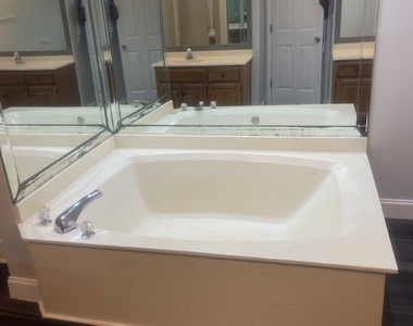 5035 Highland Hills Parkway Parkway - Photo Thumbnail 38