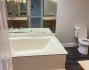 5035 Highland Hills Parkway Parkway - Photo Thumbnail 37