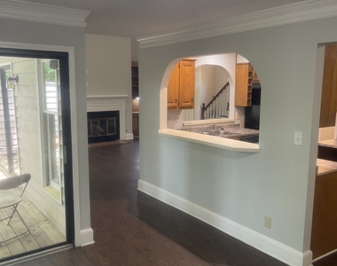 5035 Highland Hills Parkway Parkway - Photo Thumbnail 10