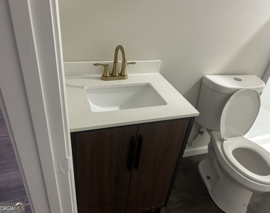 5035 Highland Hills Parkway Parkway - Photo Thumbnail 16