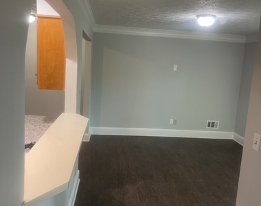 5035 Highland Hills Parkway Parkway - Photo Thumbnail 14