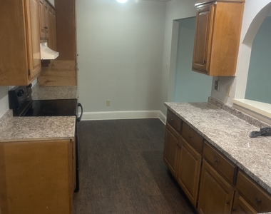 5035 Highland Hills Parkway Parkway - Photo Thumbnail 13