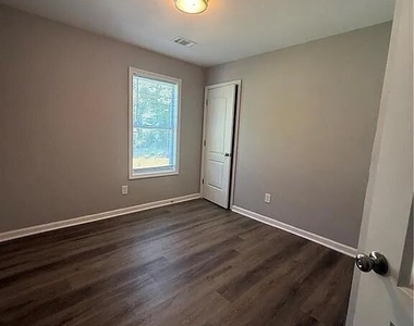 6255 Creekford Lane - Photo Thumbnail 10