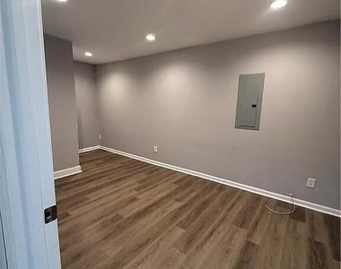 6255 Creekford Lane - Photo Thumbnail 6