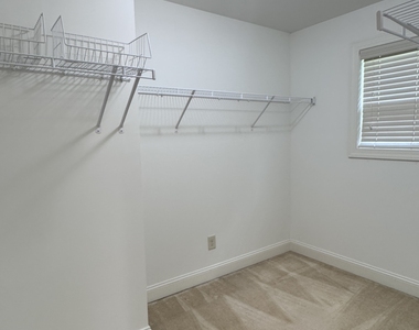 323 Evesham Avenue - Photo Thumbnail 26