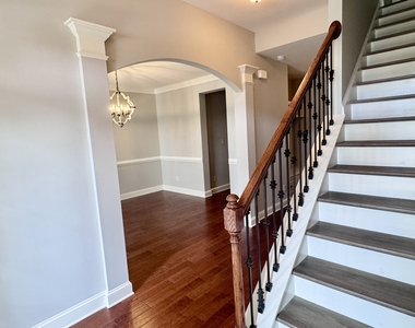 323 Evesham Avenue - Photo Thumbnail 1