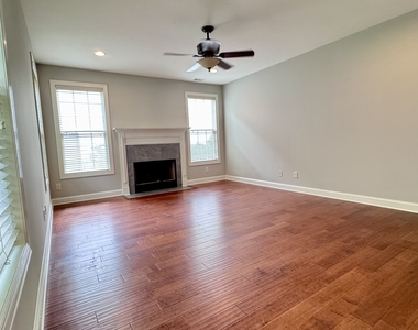 323 Evesham Avenue - Photo Thumbnail 17