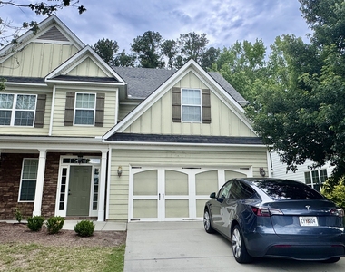 323 Evesham Avenue - Photo Thumbnail 7