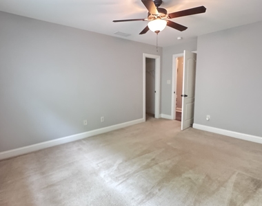 323 Evesham Avenue - Photo Thumbnail 37