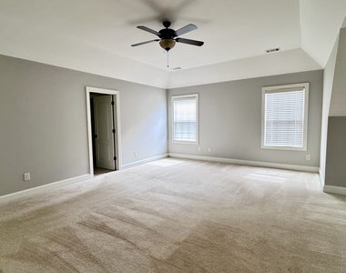 323 Evesham Avenue - Photo Thumbnail 20