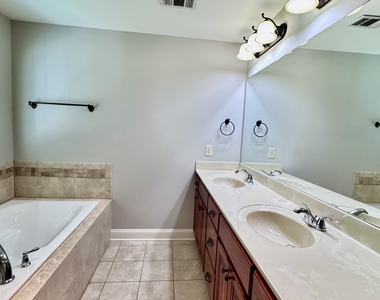 323 Evesham Avenue - Photo Thumbnail 24