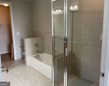 711 Cosmopolitan Drive Ne - Photo Thumbnail 2