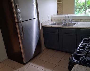 7620 Tara Road - Photo Thumbnail 14