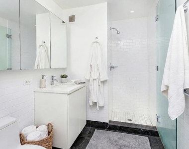 90 William Street - Photo Thumbnail 4