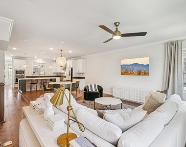 21 Dahlia Dr - Photo Thumbnail 3