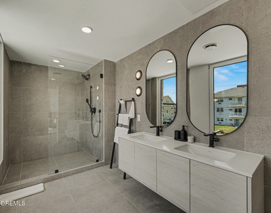 500 8th Avenue - Photo Thumbnail 3