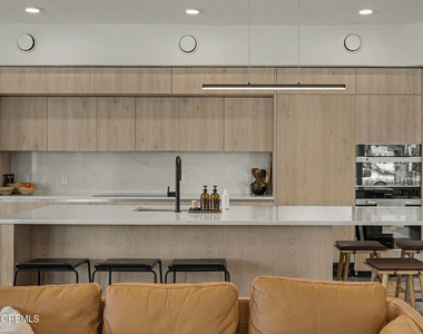 500 8th Avenue - Photo Thumbnail 1