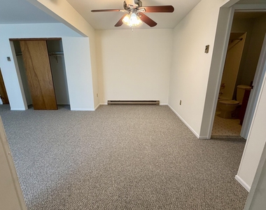 65 Whitefield Avenue - Photo Thumbnail 3